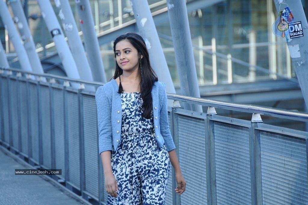 Kakki Sattai Tamil Movie Photos - 11 / 26 photos