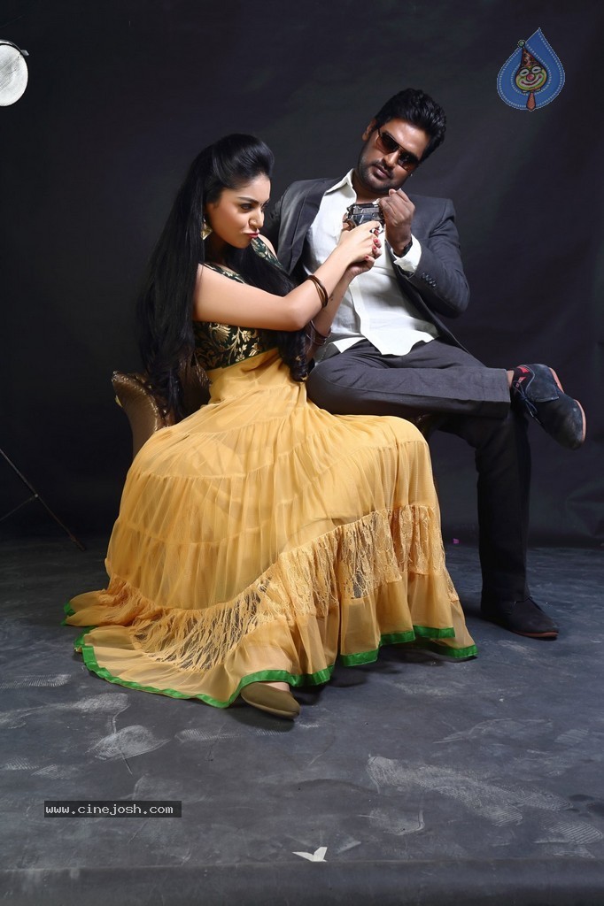 Kalai Vendhan Tamil Movie Stills - 29 / 64 photos