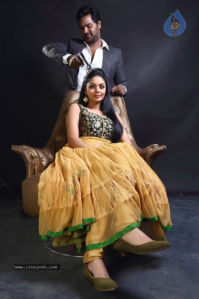 Kalai Vendhan Tamil Movie Stills - 37 / 64 photos