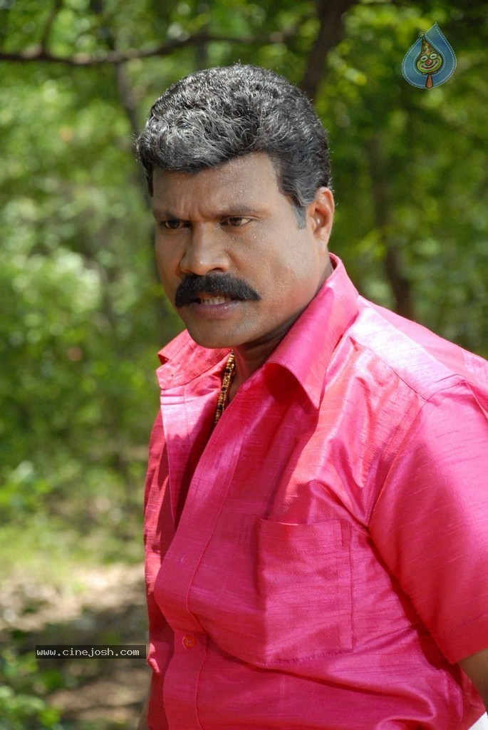 Kalai Vendhar Tamil Movie Stills - 13 / 50 photos