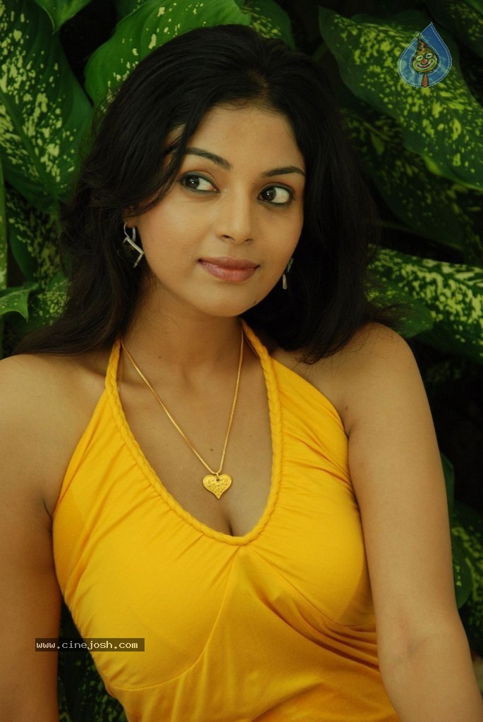 Kalai Vendhar Tamil Movie Stills - 14 / 50 photos