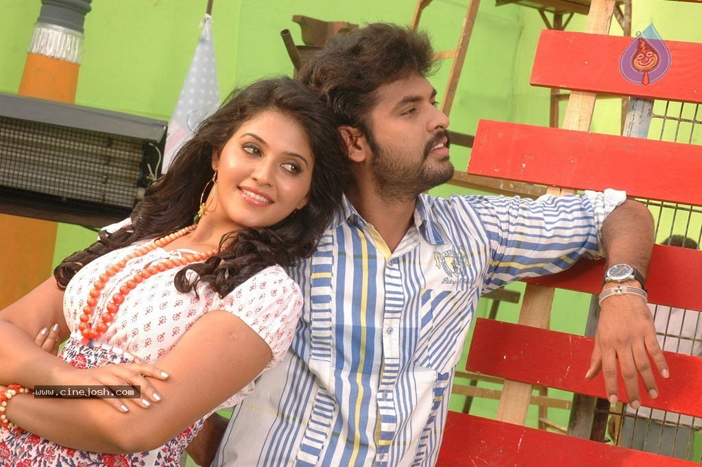Kalakalappu Tamil Movie Stills - 1 / 42 photos