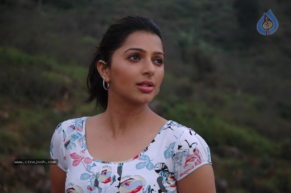 Kalavadiya Pozhuthugal Tamil Movie Stills - 2 / 30 photos