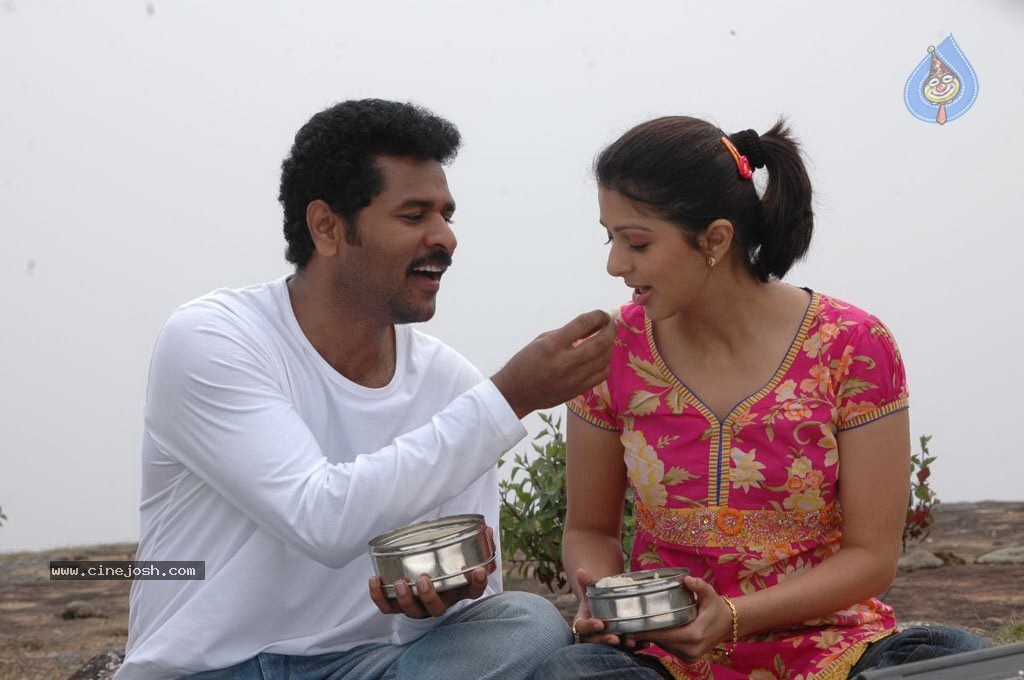 Kalavadiya Pozhuthugal Tamil Movie Stills - 29 / 30 photos