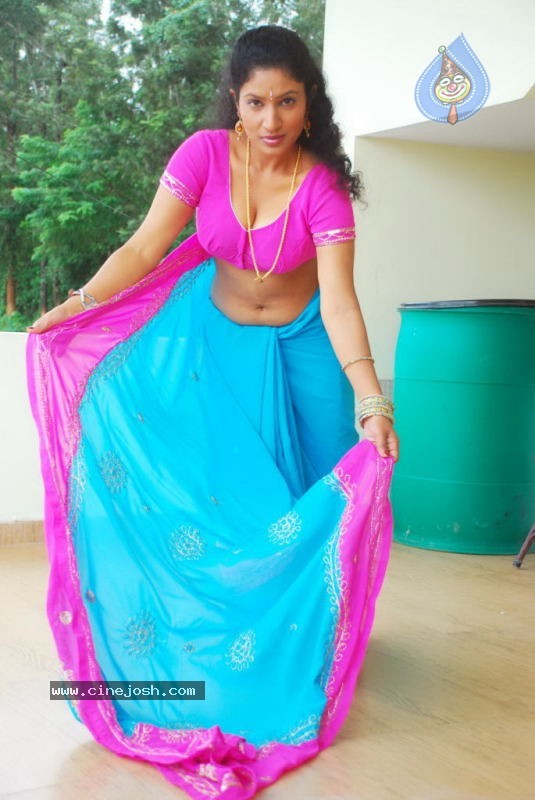 Kalla Parunthu Tamil Movie Spicy Stills - 4 / 27 photos