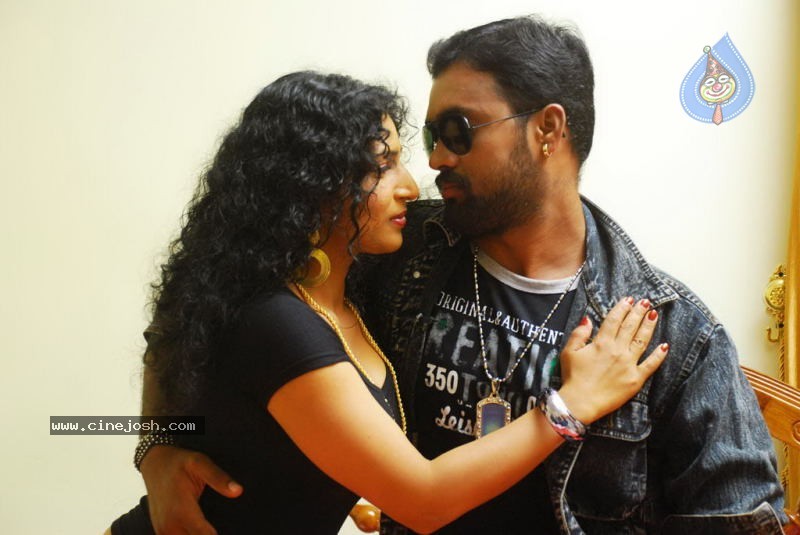 Kalla Parunthu Tamil Movie Spicy Stills - 15 / 27 photos