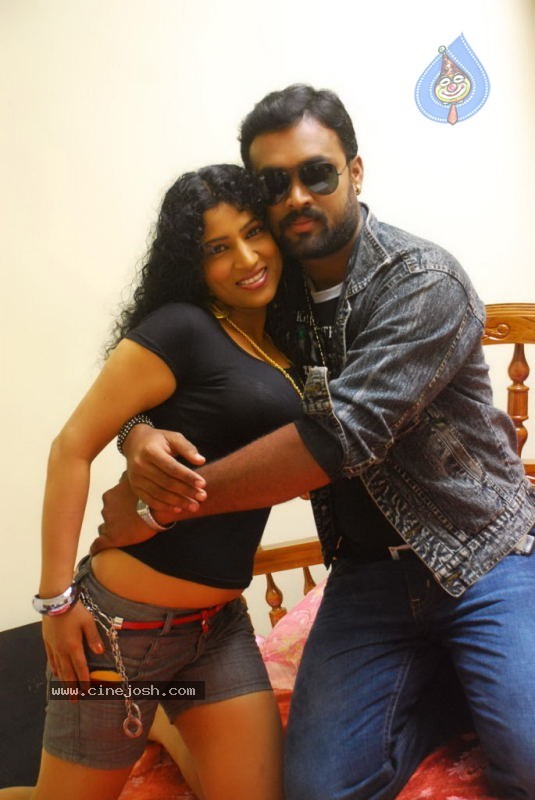 Kalla Parunthu Tamil Movie Spicy Stills - 19 / 27 photos