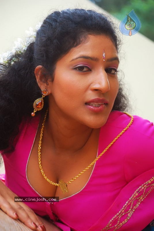 Kalla Parunthu Tamil Movie Spicy Stills - 22 / 27 photos