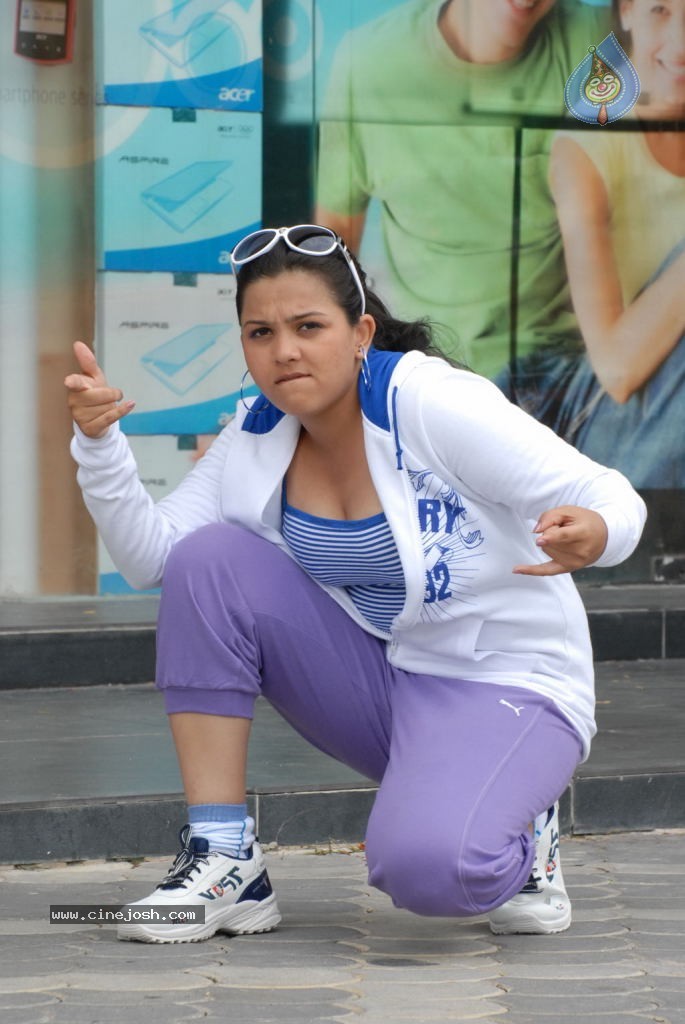 Kamban Kazhagam Tamil Movie Stills - 73 / 75 photos