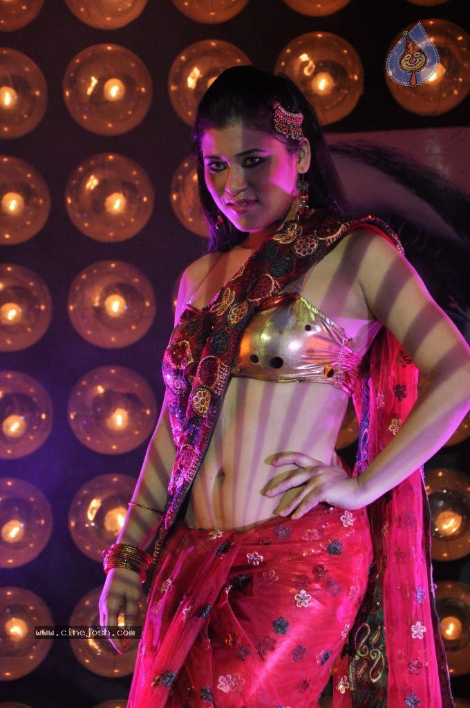 Kameena Movie PM n Hot Stills - 9 / 142 photos