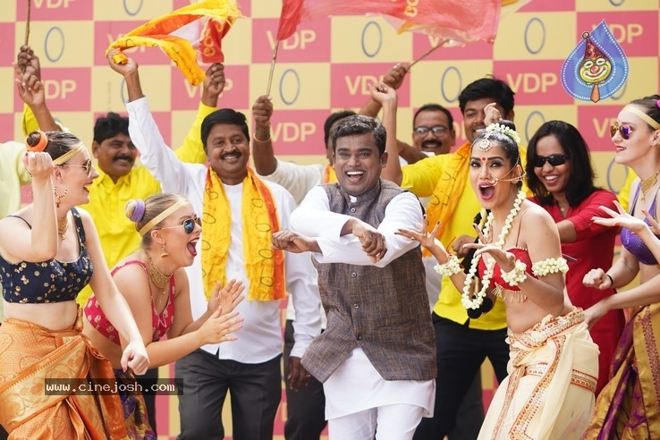 Kamma Rajyam Lo Kadapa Reddlu Stills - 24 / 26 photos