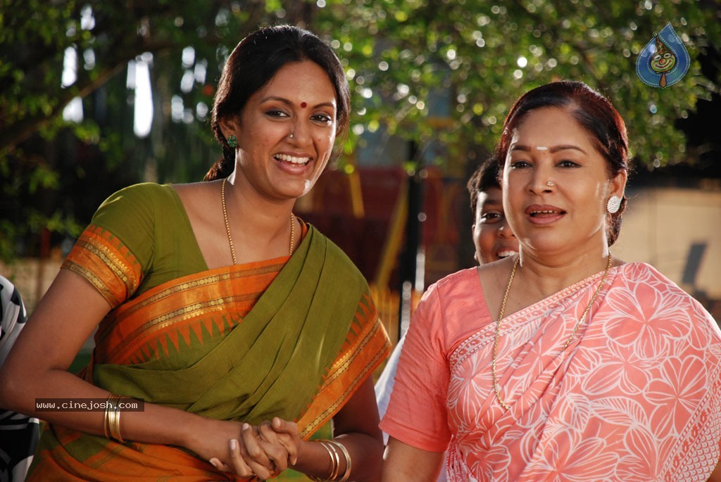 Kanchana Movie New Stills - 31 / 76 photos