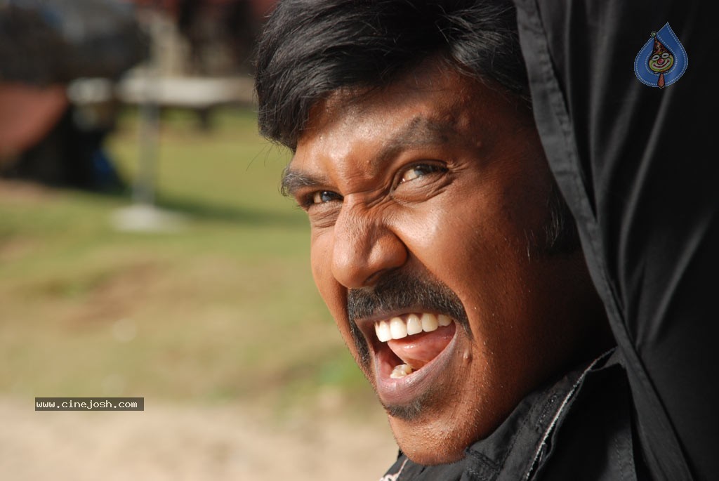 Kanchana Movie New Stills - 35 / 76 photos