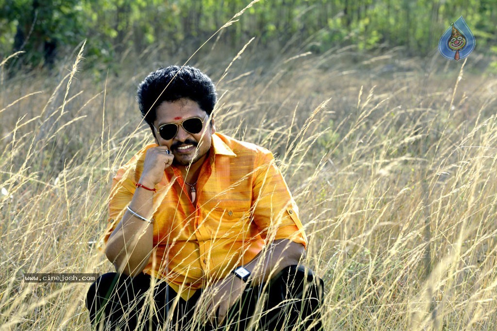 Kanniyum Kaaliyum Sema Kaadhal Tamil Movie Stills - 24 / 31 photos
