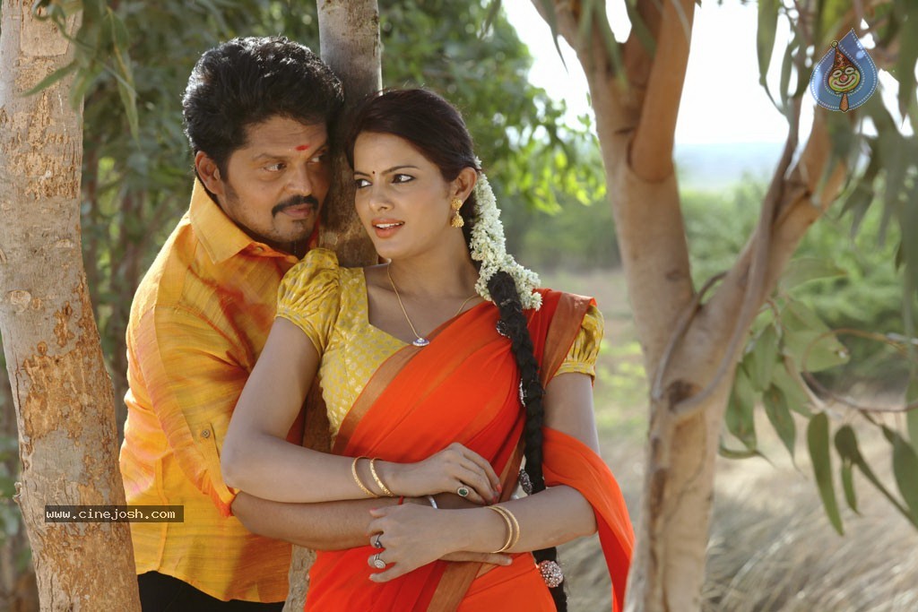 Kanniyum Kaaliyum Sema Kaadhal Tamil Movie Stills - 28 / 31 photos