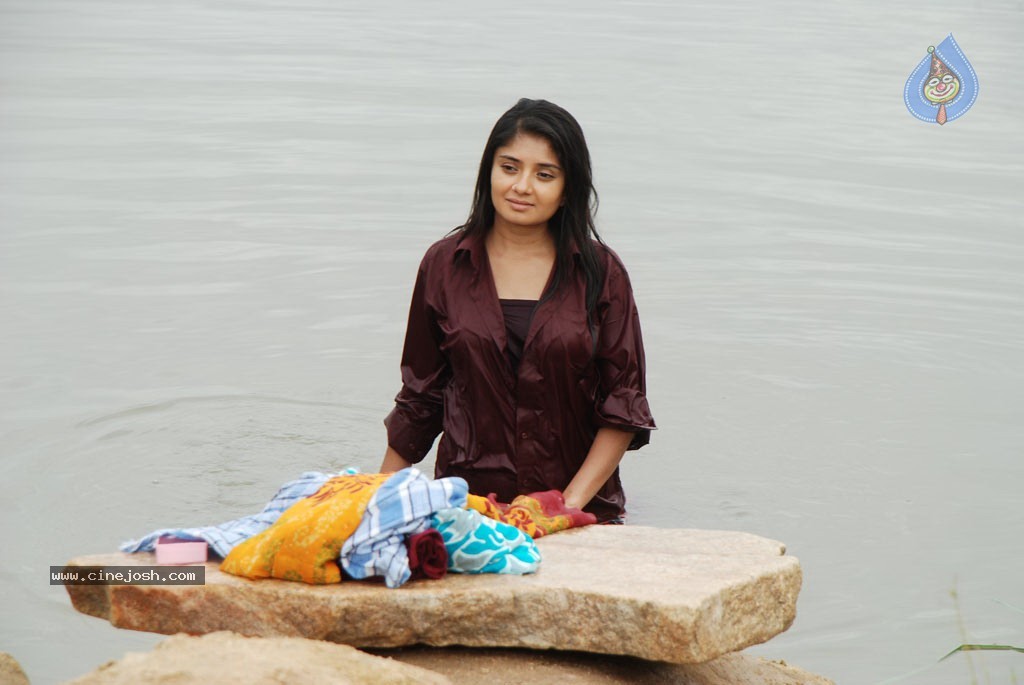 Kannukulle Tamil Movie Photos - 18 / 80 photos