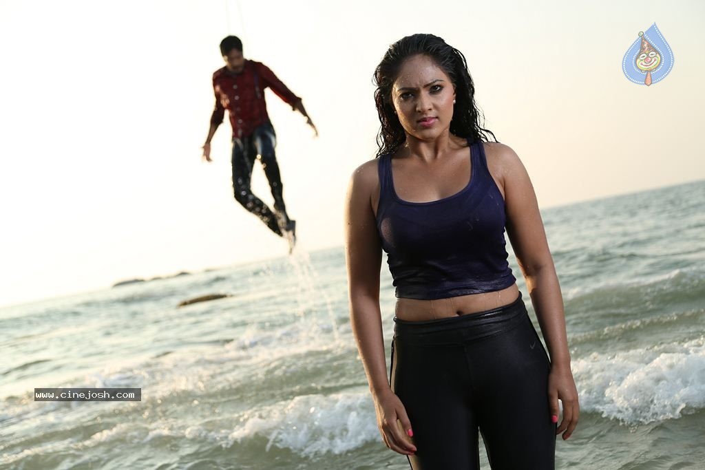 Karai Oram Tamil Movie Stills - 10 / 14 photos