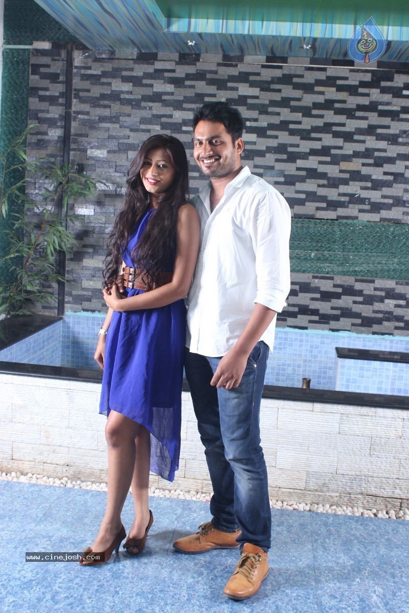 Karigeloga Eh Kshanam Movie Stills - 17 / 24 photos