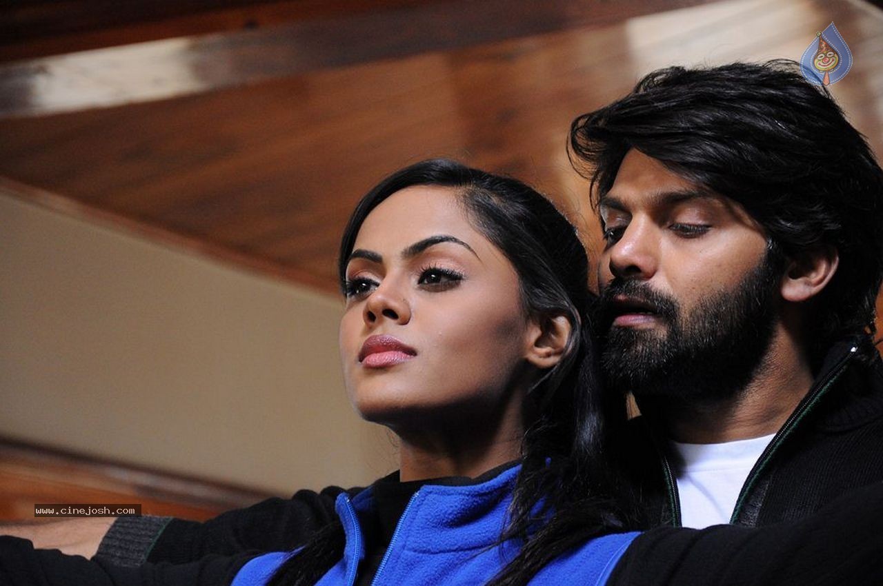 Karthika's Purampokku Engira Podhuvudamai Tamil Movie Photos - 41 / 157 photos