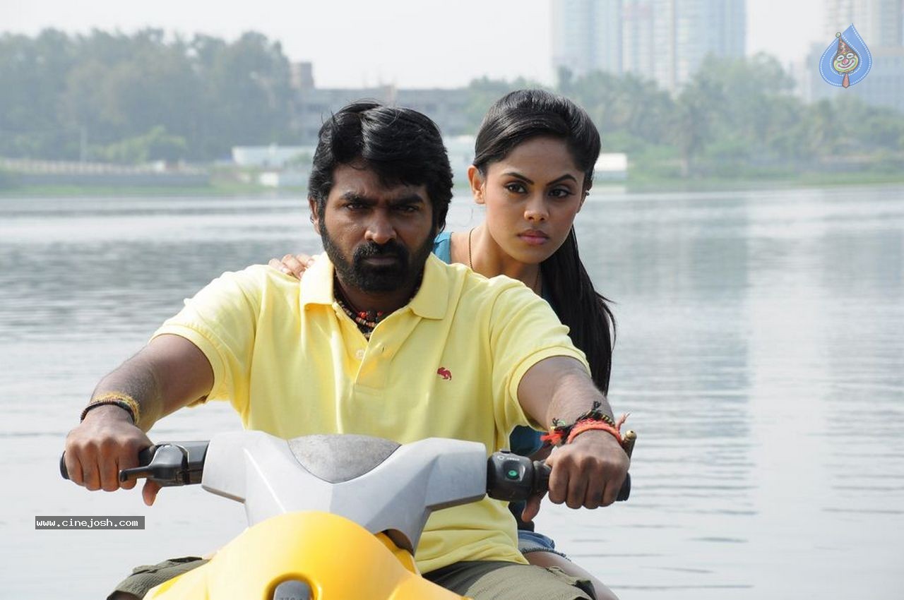 Karthika's Purampokku Engira Podhuvudamai Tamil Movie Photos - 119 / 157 photos