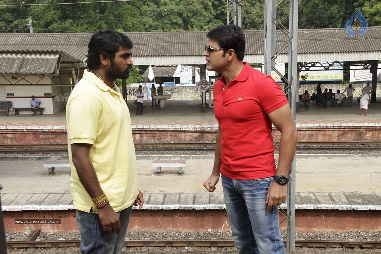 Karthika's Purampokku Engira Podhuvudamai Tamil Movie Photos - 121 / 157 photos