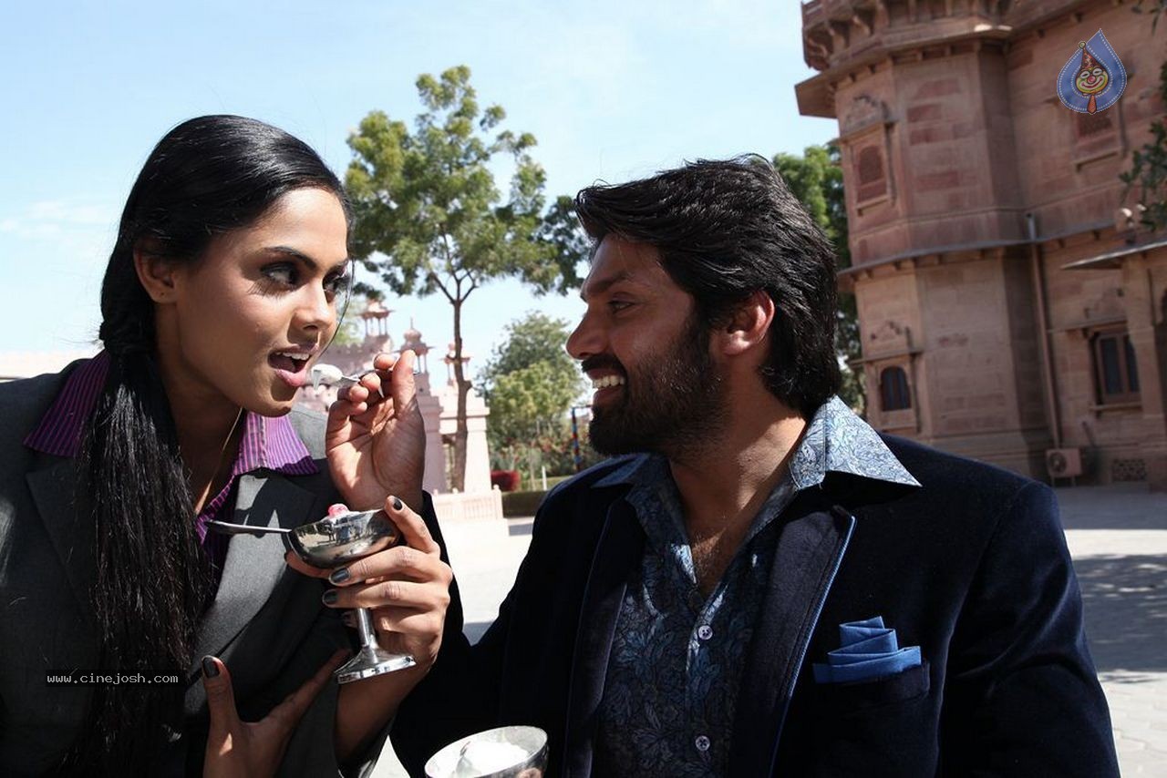 Karthika's Purampokku Engira Podhuvudamai Tamil Movie Photos - 142 / 157 photos