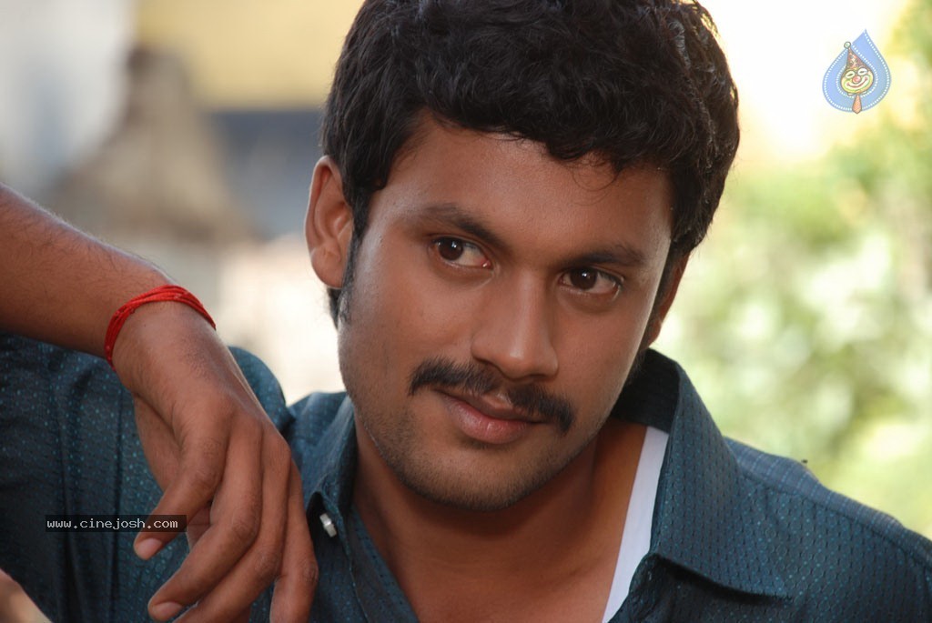 Karuvachi Tamil Movie Stills - 19 / 39 photos