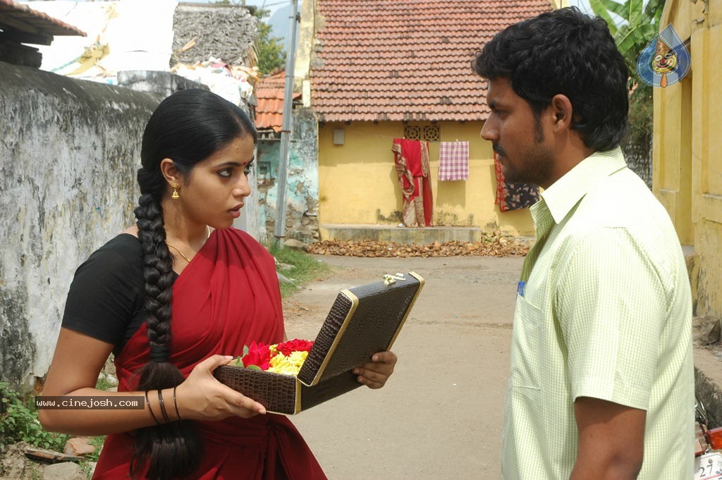 Karuvachi Tamil Movie Stills - 35 / 39 photos