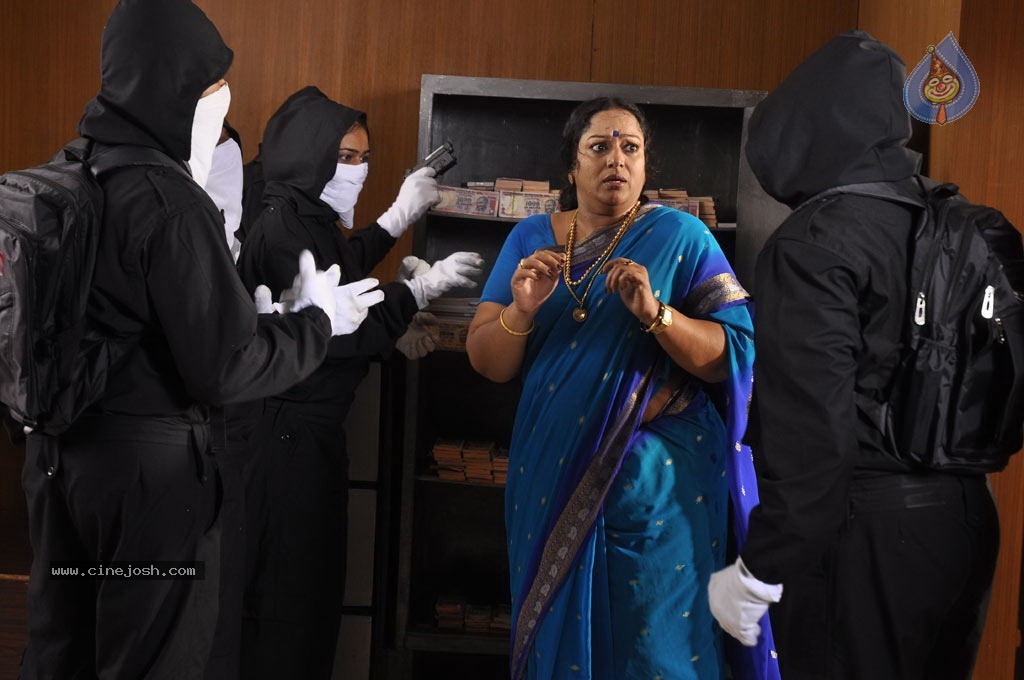 Kasethan Kadavulada Movie Stills - 33 / 49 photos