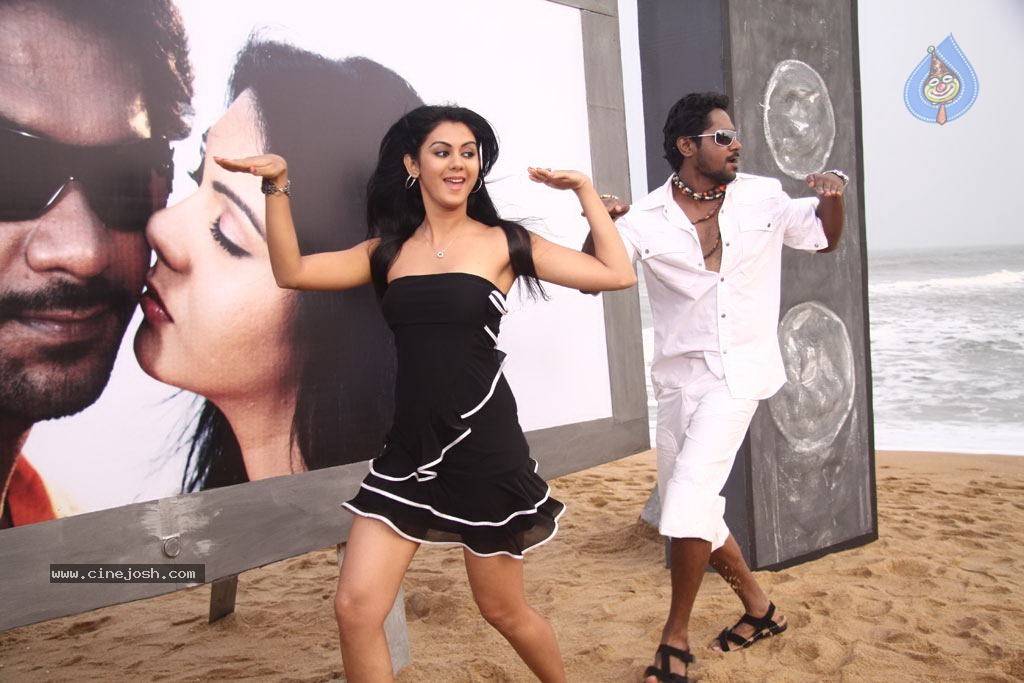 Kasethan Kadavulada Movie Stills - 38 / 49 photos