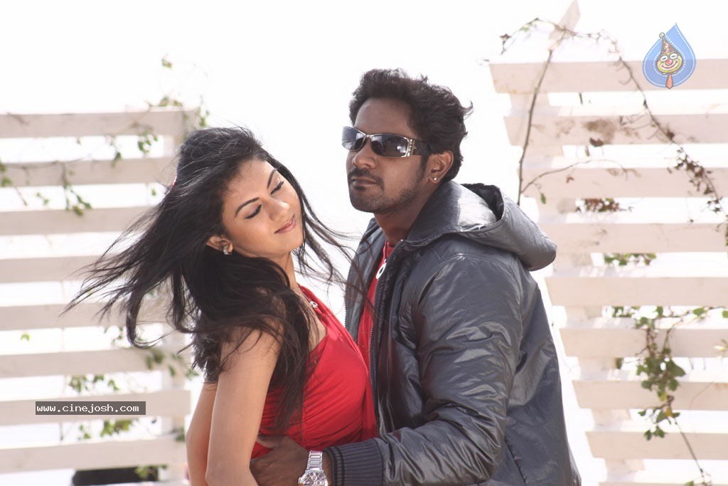 Kasethan Kadavulada Movie Stills - 39 / 49 photos