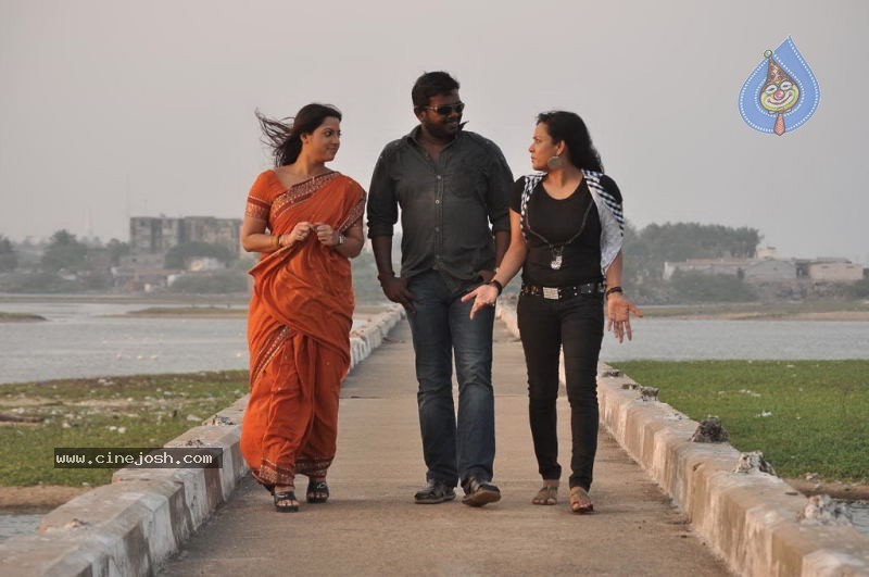 Kasi Kuppam Tamil Movie Stills - 7 / 55 photos