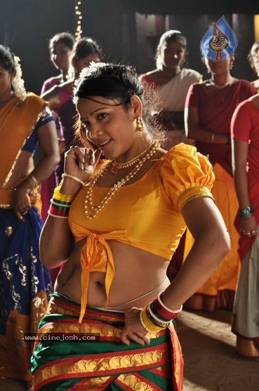 Kasi Kuppam Tamil Movie Stills - 11 / 55 photos