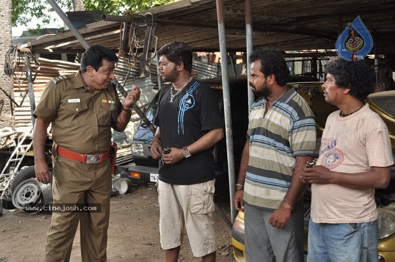 Kasi Kuppam Tamil Movie Stills - 24 / 55 photos