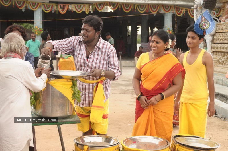 Kasi Kuppam Tamil Movie Stills - 39 / 55 photos