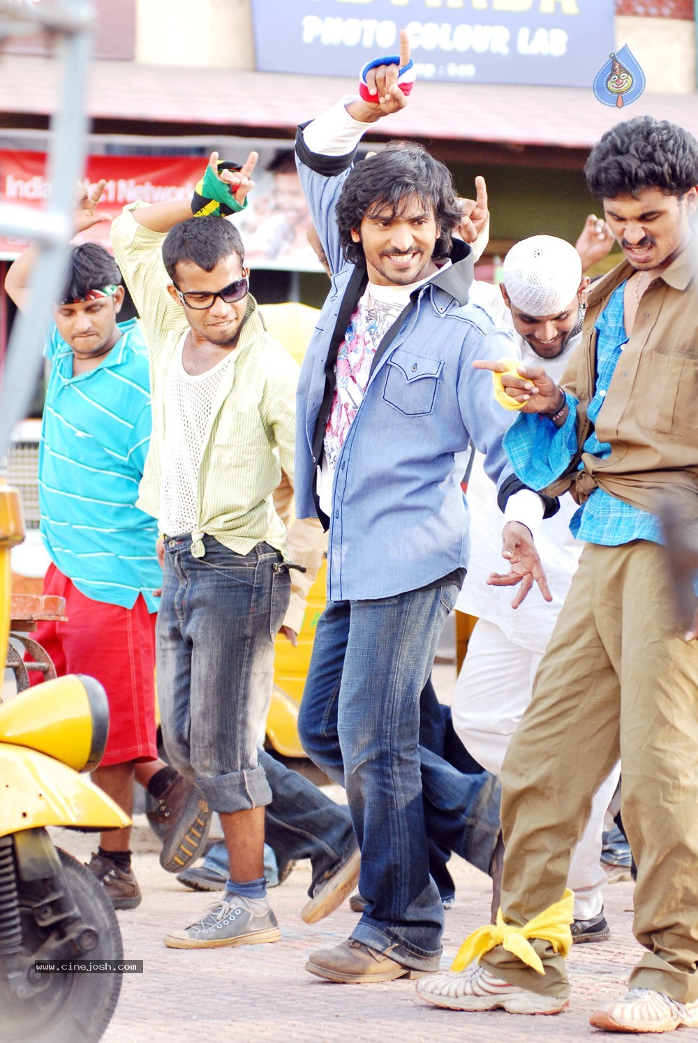 Kasko Movie - Vaibhav,Swetha Basu Stills - 19 / 59 photos