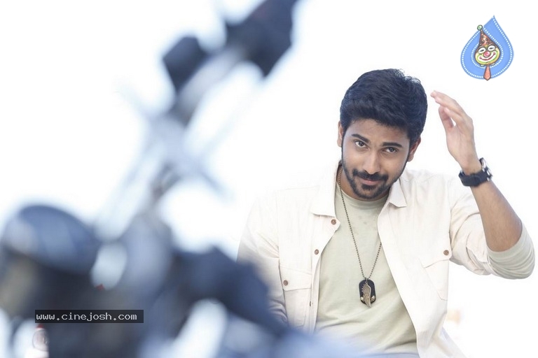 Kathiruppor Pattiyal Tamil Movie Pics - 8 / 26 photos
