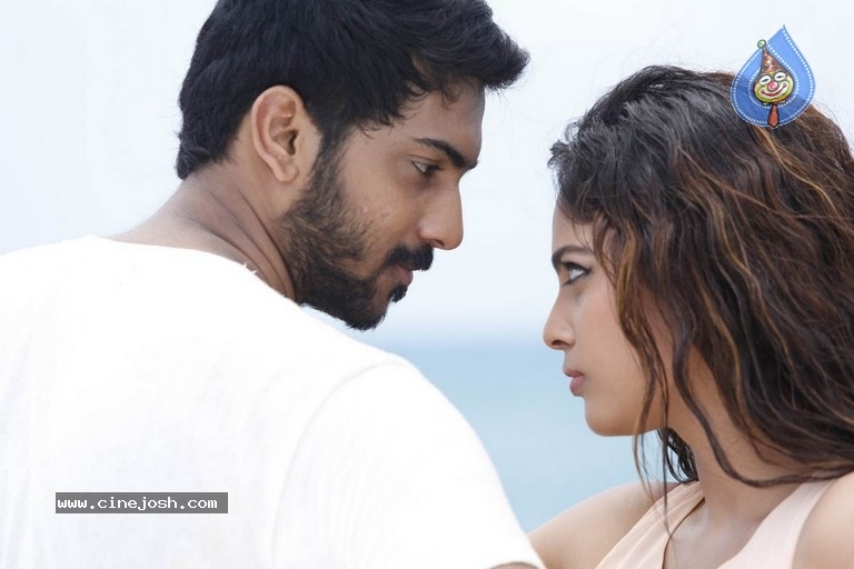 Kathiruppor Pattiyal Tamil Movie Pics - 15 / 26 photos