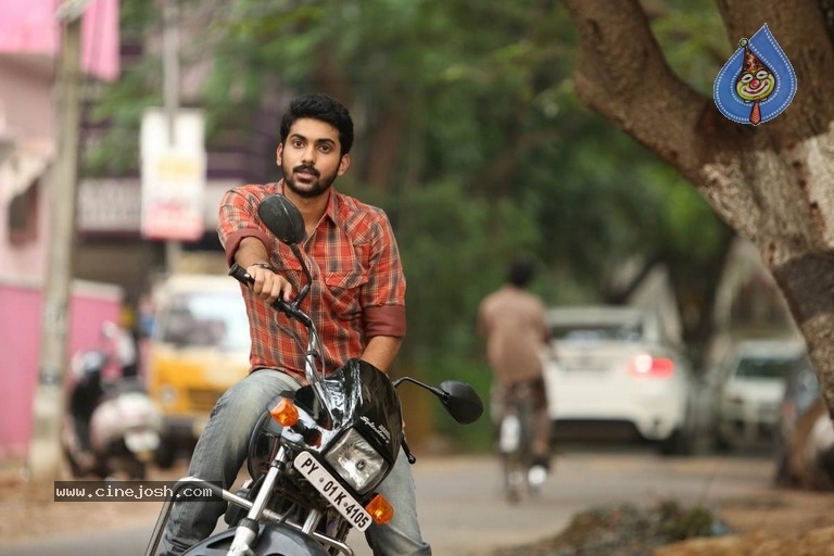 Kathiruppor Pattiyal Tamil Movie Pics - 19 / 26 photos