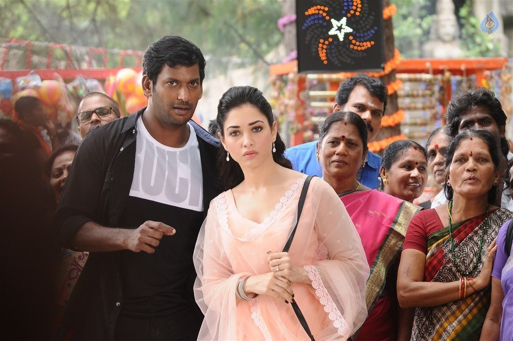 Kaththi Sandai Tamil Movie Pics - 27 / 35 photos