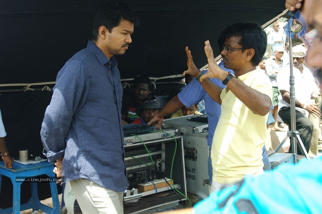 Kaththi Tamil Movie Photos - 3 / 10 photos