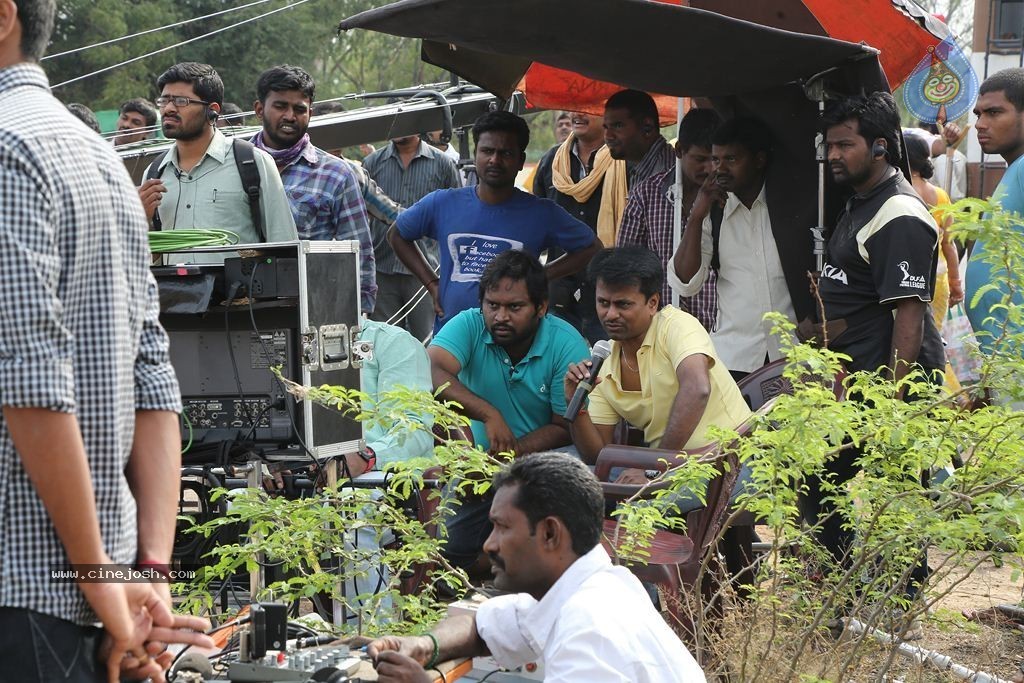 Kaththi Tamil Movie Photos - 10 / 10 photos