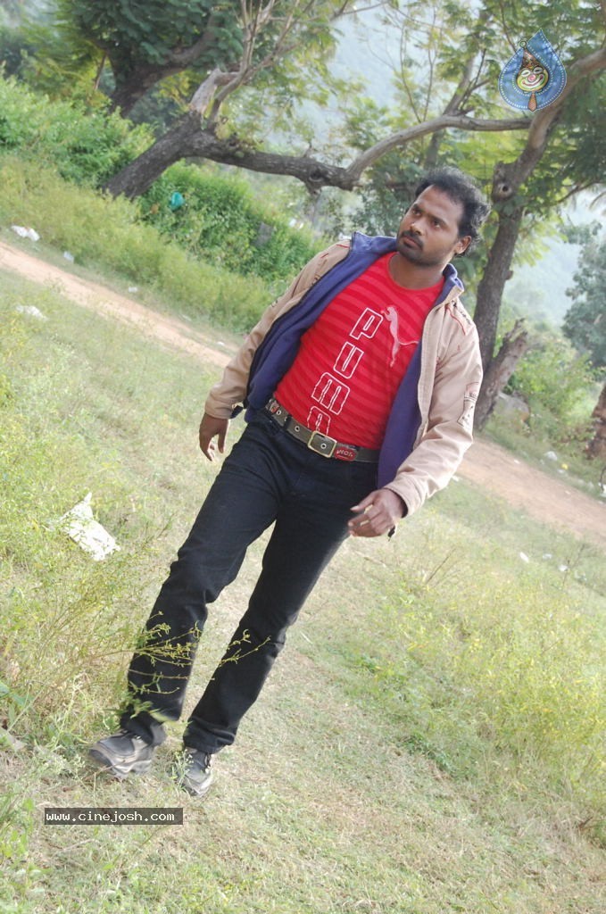 Kayavan Tamil Movie Hot Stills - 1 / 84 photos