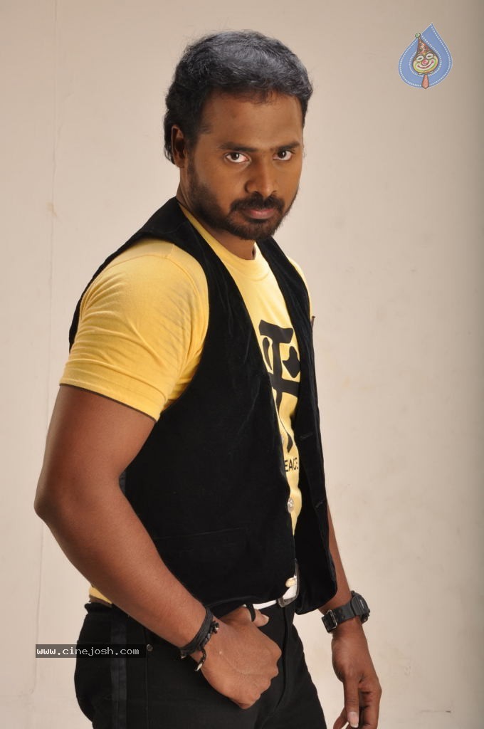 Kayavan Tamil Movie Hot Stills - 68 / 84 photos