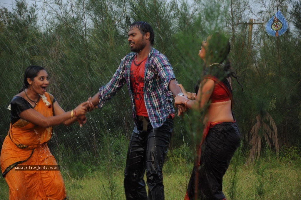Kayavan Tamil Movie Hot Stills - 83 / 84 photos