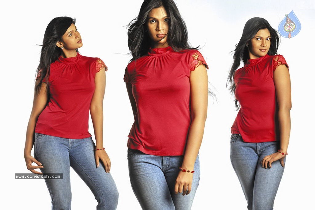 Kayavan Tamil Movie Hot Stills - 21 / 36 photos