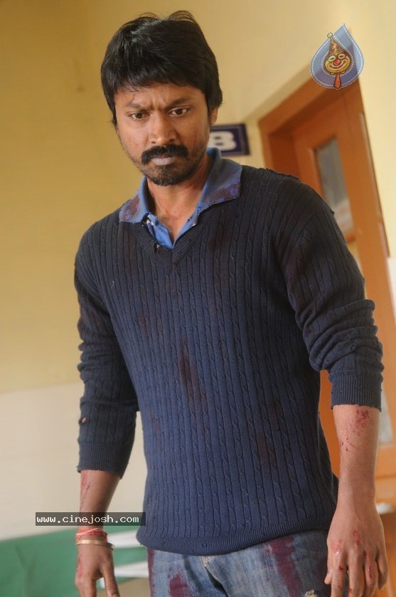 Kazhugu Tamil Movie New Stills - 8 / 13 photos