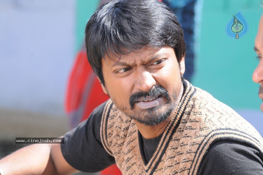 Kazhugu Tamil Movie New Stills - 12 / 13 photos