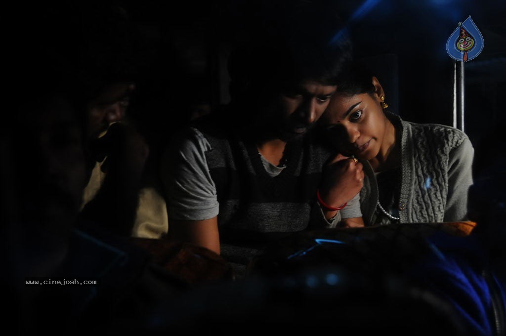 Kazhugu Tamil Movie Stills - 8 / 50 photos