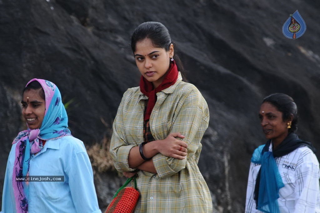 Kazhugu Tamil Movie Stills - 21 / 50 photos